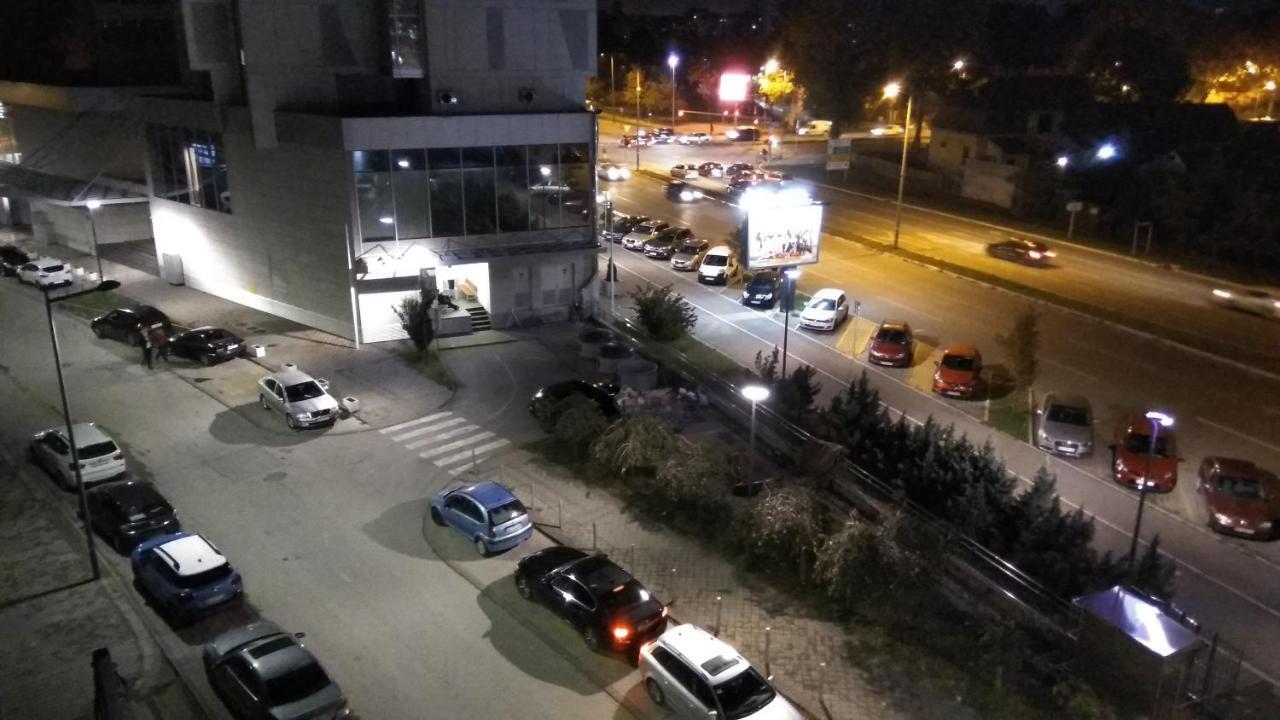 Jovana'S Apartment Νόβι Σαντ Εξωτερικό φωτογραφία